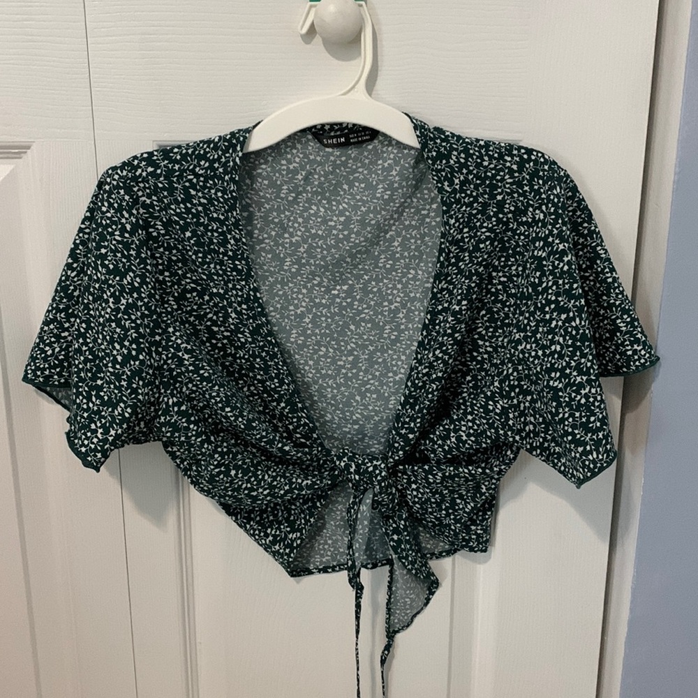 SHEIN tie front crop top